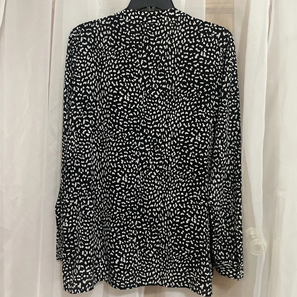Michael Kors Blouse M Black White‎ Blouse Silver Chain Tie Top GORGEOUS